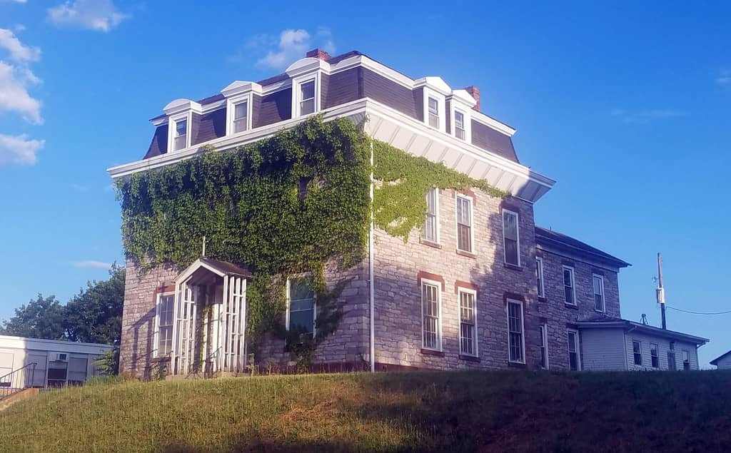 Lebanon SD bids Lebanon Catholic demolition, will tear down mansion