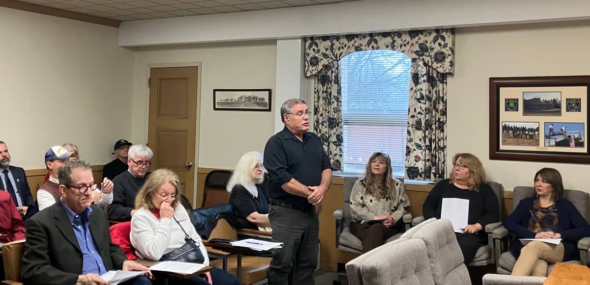 County commissioners table resolution on ICE cooperation amid public debate