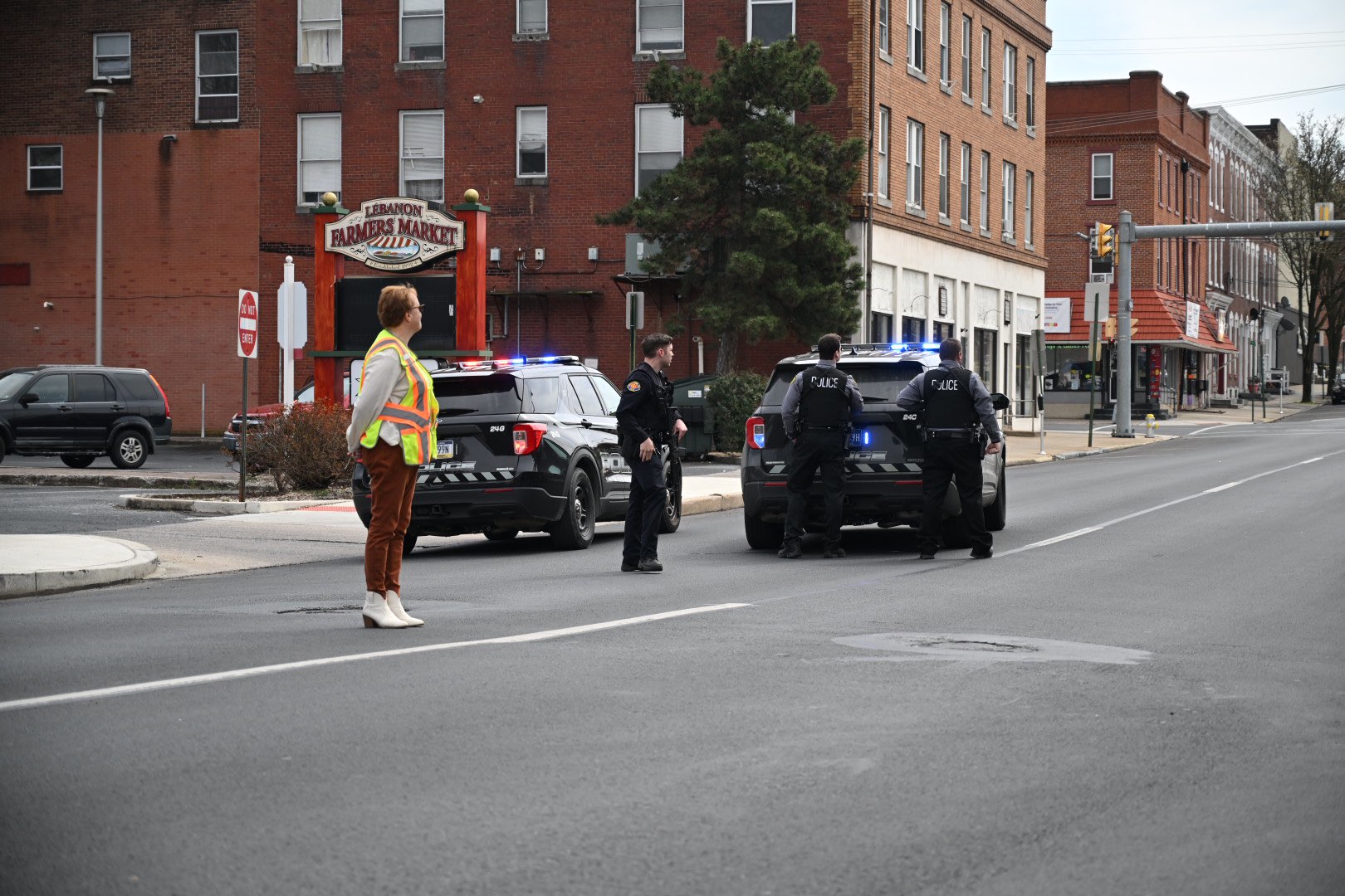 Police shut down traffic in Lebanon city as possible standoff situation unfolds - Vimarsana News