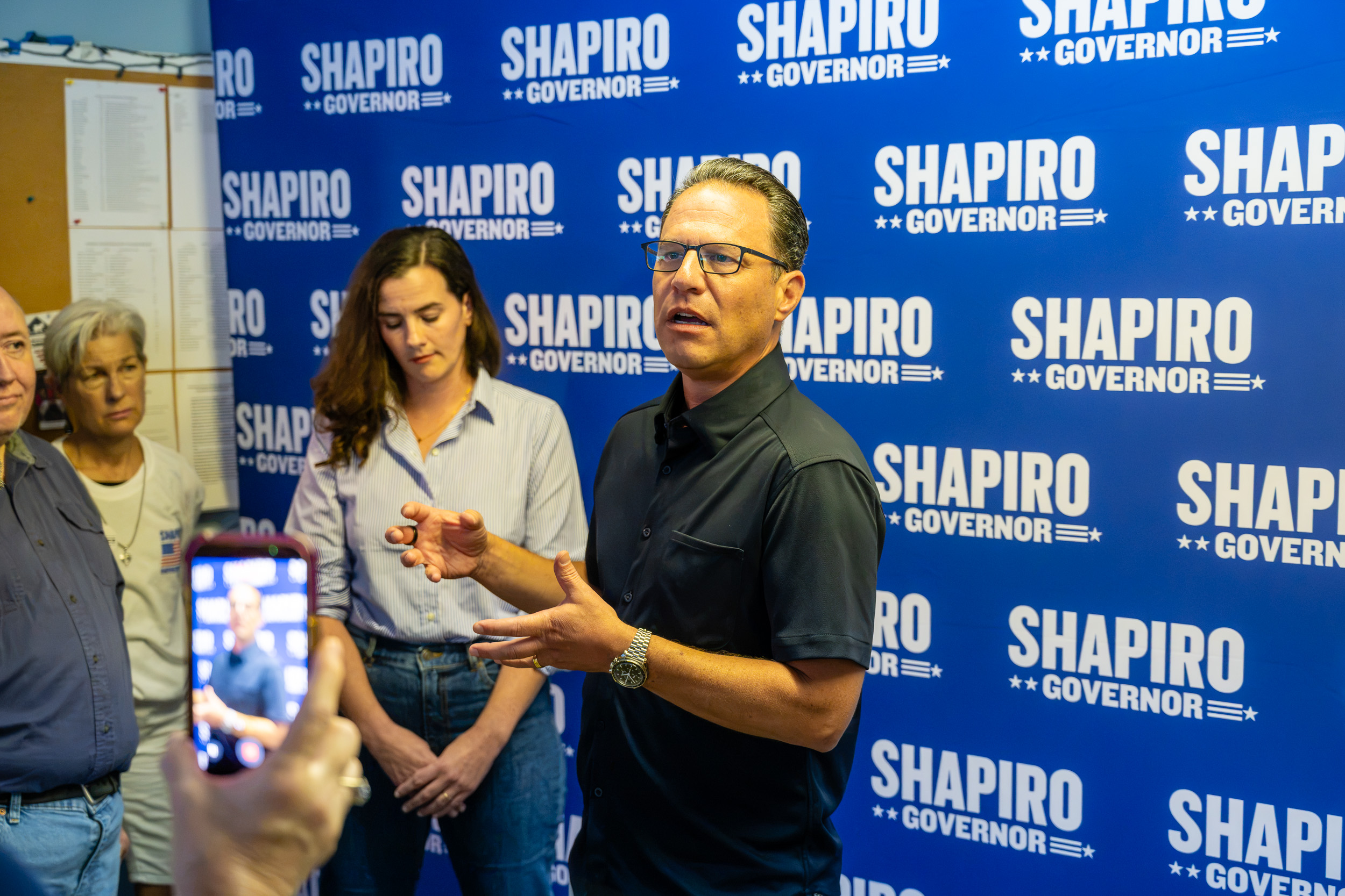 Shapiro rallies local voters during campaign visit to the Lebanon Valley